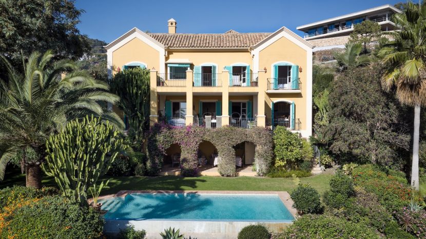 Villa en venta en El Madroñal, Benahavis