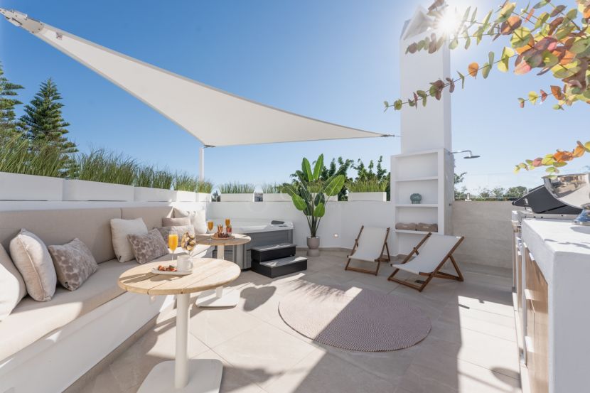 Adosado en venta en Altos del Rodeo, Nueva Andalucia, Marbella