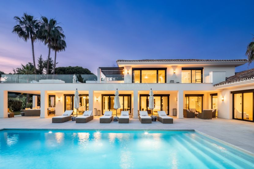 Exclusiva Villa de Lujo en Primera Línea de Golf en Nueva Andalucía, Marbella