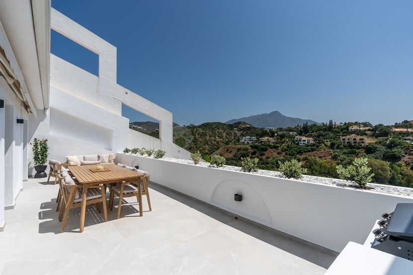 Apartment for sale in La Quinta Golf, Benahavis