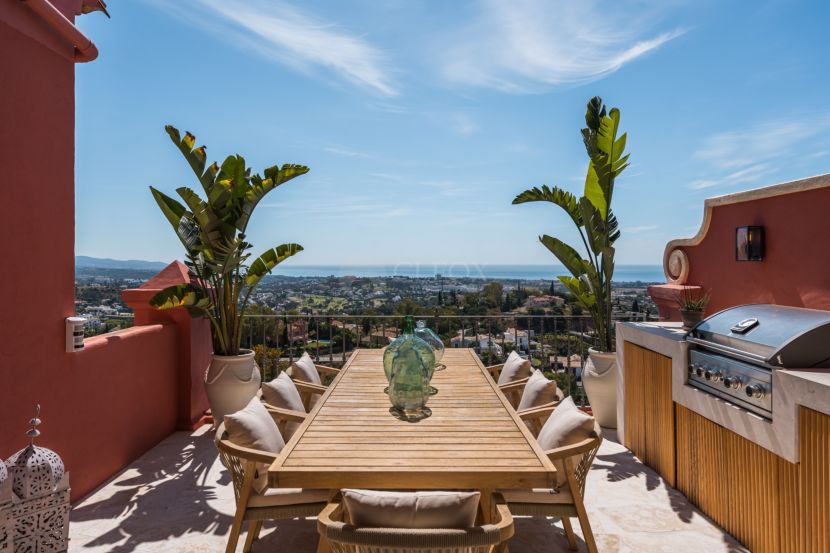Atico Duplex en venta en Monte Halcones, Benahavis