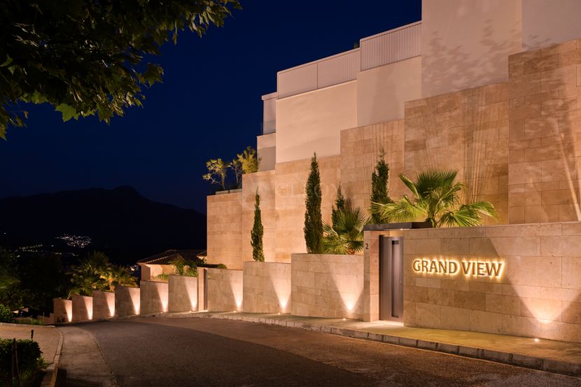 Apartamento en venta en Monte Halcones, Benahavis