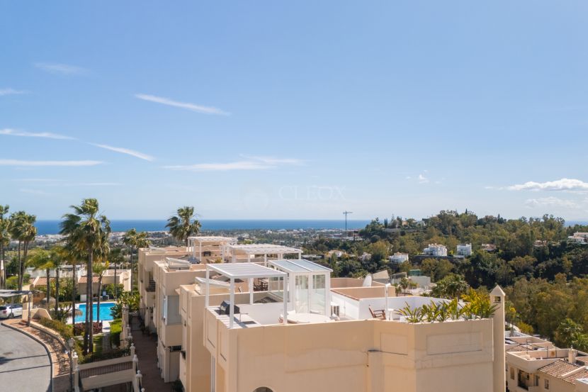 Atico Duplex en venta en La Quinta Hills, Benahavis