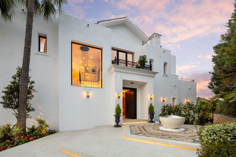 Villa en venta en Los Arqueros, Benahavis