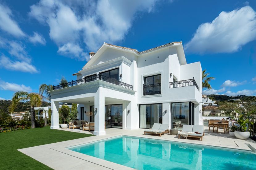 Villa en venta en Los Arqueros, Benahavis