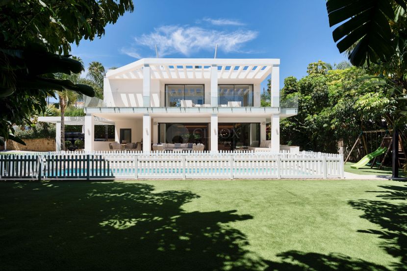 Villa for sale in La Quinta Golf, Benahavis