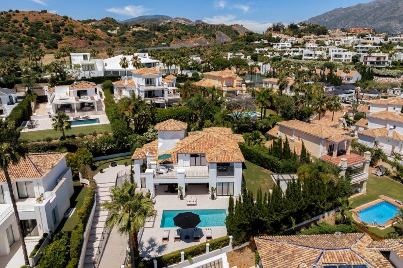 Villa en venta en Los Naranjos Golf, Nueva Andalucia, Marbella