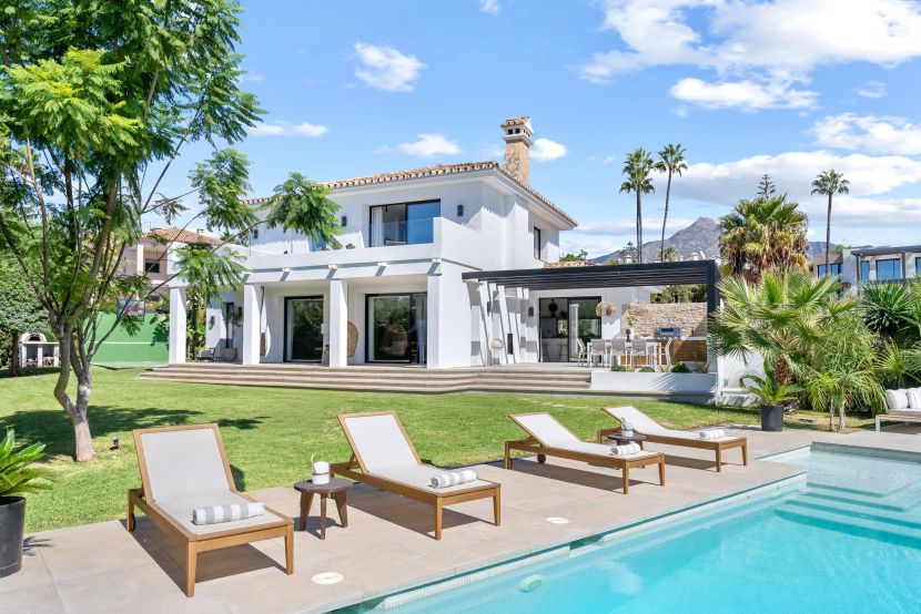 Villa for sale in Las Brisas del Golf, Nueva Andalucia, Marbella