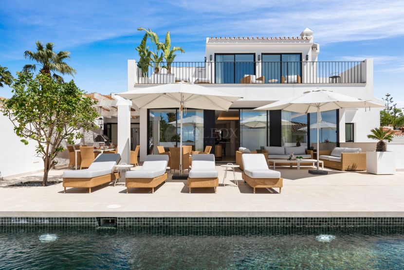 Villa for sale in El Rosario, Marbella East, Marbella