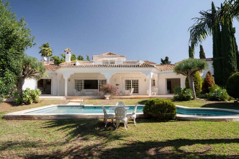 Villa en venta en Azahar de Estepona, Estepona Oeste, Estepona