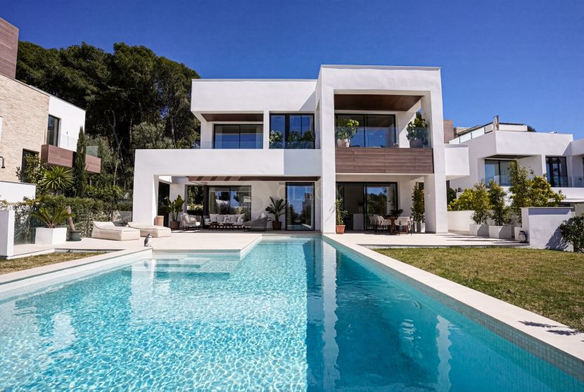 Villa for sale in Marbella Golden Mile, Marbella