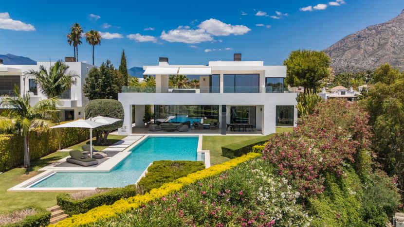 Luxurious Modern Villa with Sea Views in Marbella Golden Mile