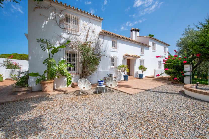 Villa en venta en Cancelada, Estepona Este, Estepona