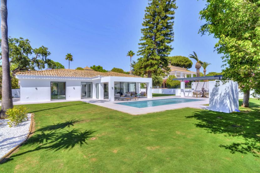 Villa Lima en Elviria: Moderna Villa de Una Planta en Marbella Este