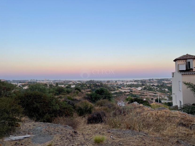 Villa en venta en Puerto del Almendro, Benahavis