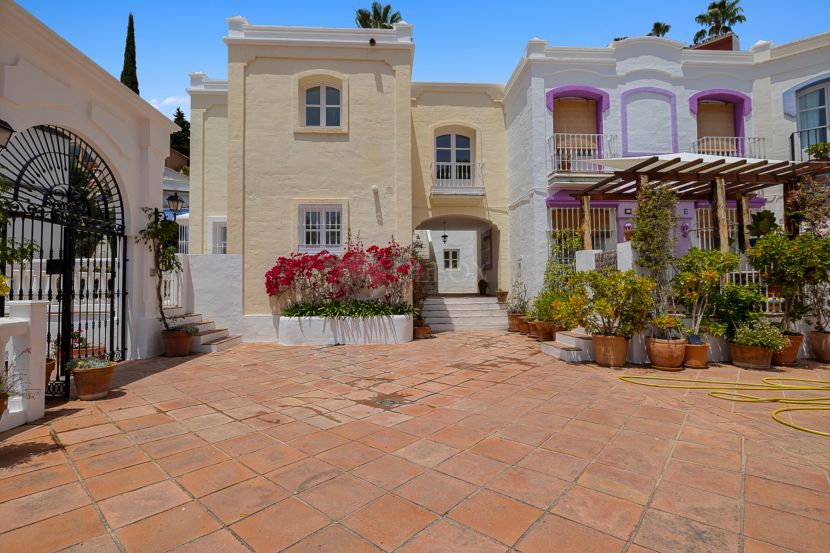 Town House for sale in La Heredia, Benahavis