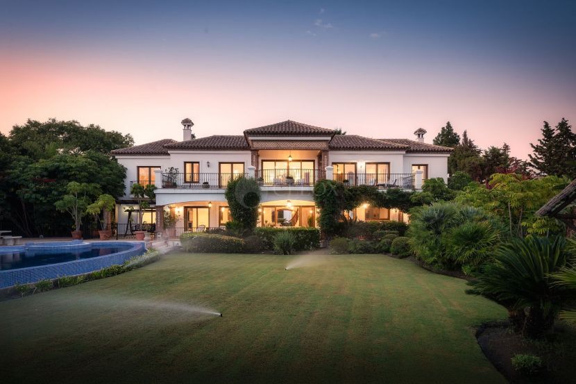 Villa en venta en Paraiso Alto, Benahavis