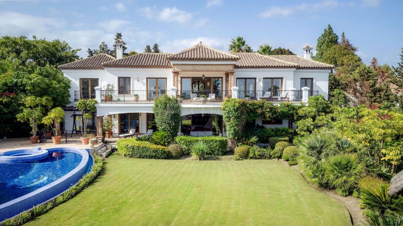 Villa for sale in Paraiso Alto, Benahavis