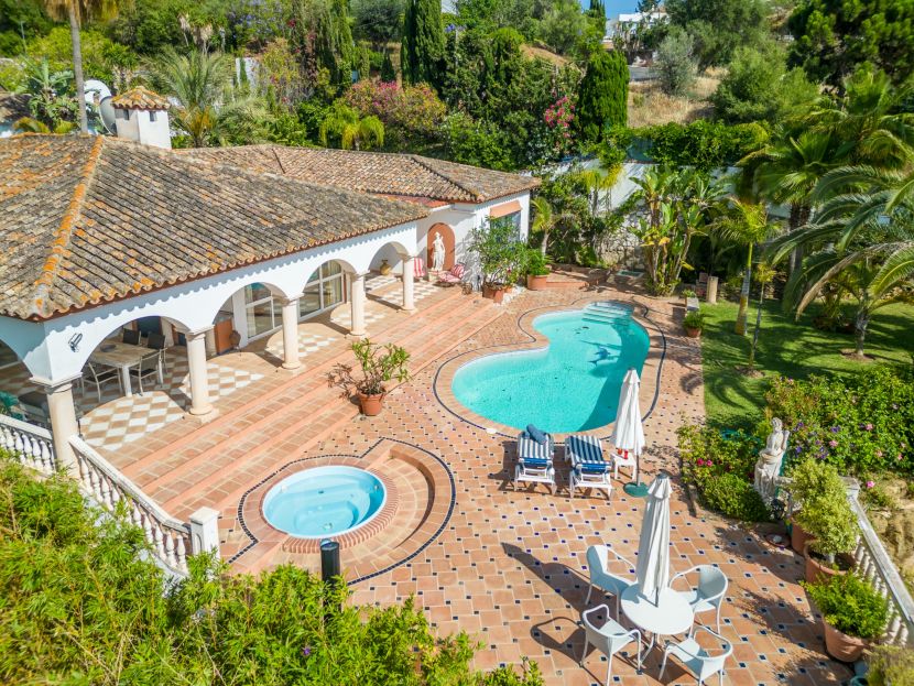 Villa en venta en El Rosario, Marbella Este, Marbella