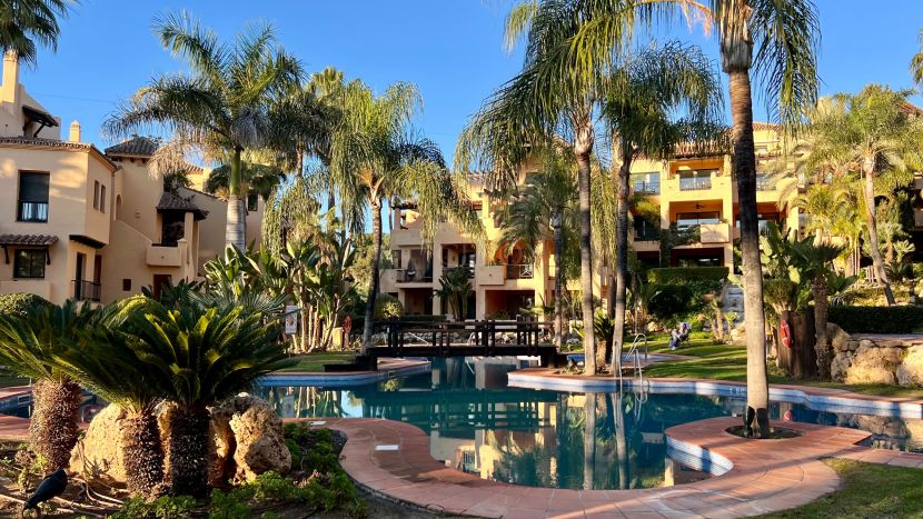 Apartamento en venta en El Campanario, Estepona Este, Estepona