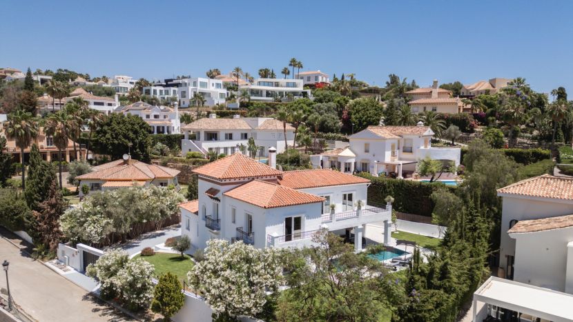 Luxury Renovated Villa in El Paraíso Alto: Elegance, Comfort, and Privacy Near Puerto Banús