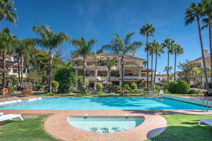 Duplex Penthouse for sale in Las Alamandas, Nueva Andalucia, Marbella