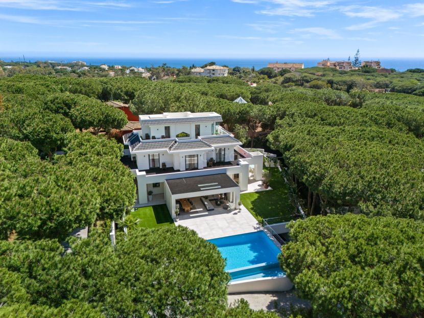 Villa for sale in Hacienda las Chapas, Marbella East, Marbella