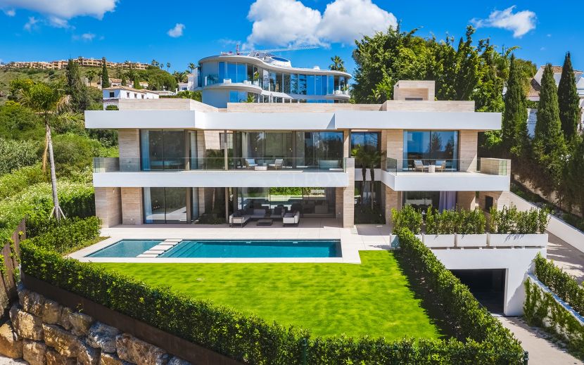 Villa en venta en Altos del Paraiso, Benahavis
