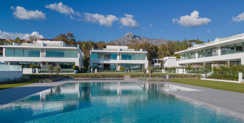 Semi Detached Villa for sale in Marbella Golden Mile, Marbella