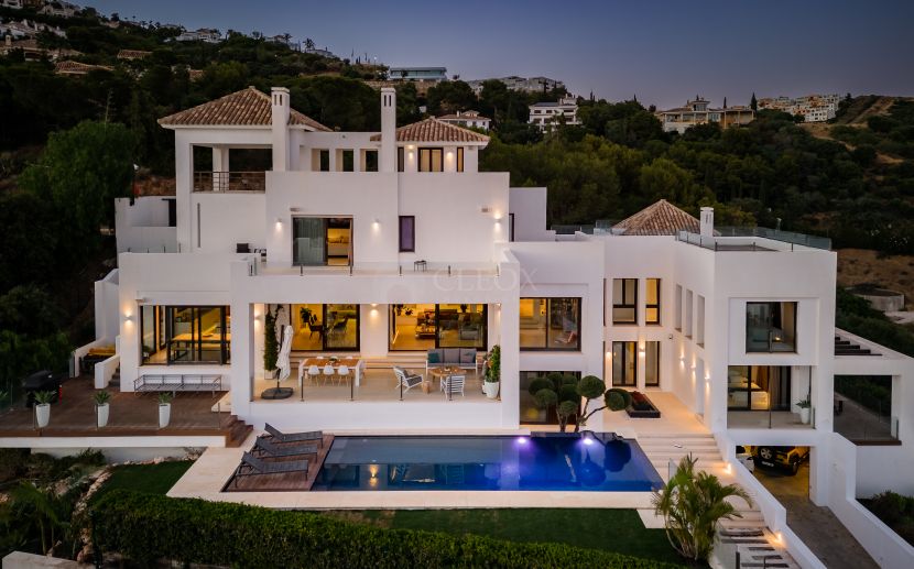 Villa moderna con vistas panorámicas en una de las mejores zonas de Marbella Este.