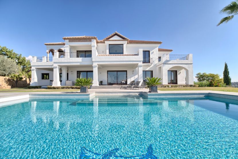 Experience the Mediterranean Dream in this Villa at Los Flamingos Golf, Benahavís