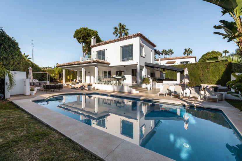 Villa Mediterránea con encanto: Un Oasis de Lujo en Marbella Country Club, Nueva Andalucia