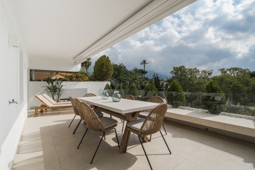 Apartment for sale in Las Lomas del Marbella Club, Marbella Golden Mile, Marbella