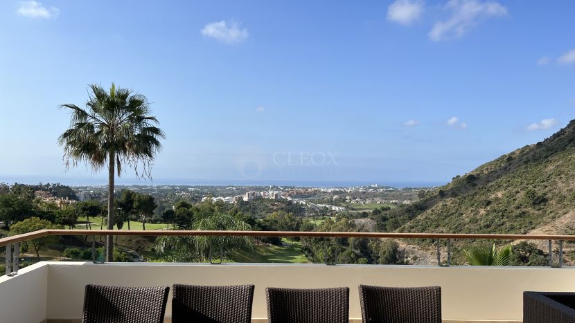 Villa en venta en Los Arqueros, Benahavis