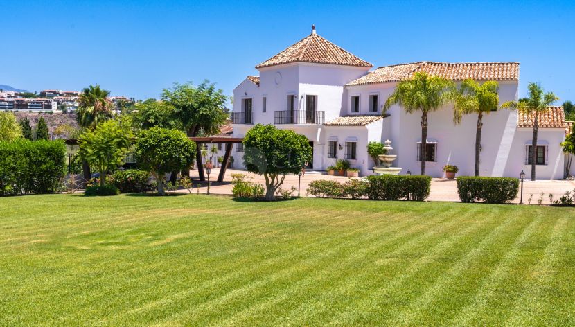 Beautiful Andalusian style house, in the area of Cancelada, Estepona.