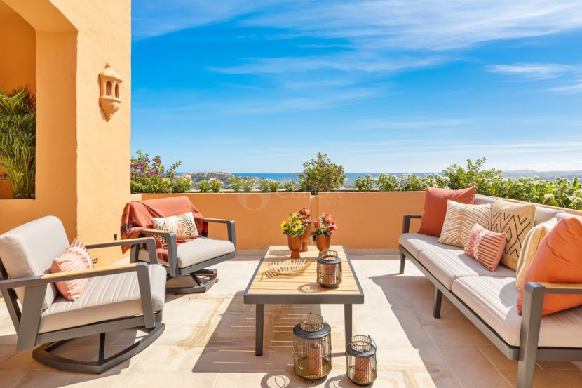 Luxurious Duplex Penthouse with Stunning Views in Les Belvederes, Nueva Andalucia