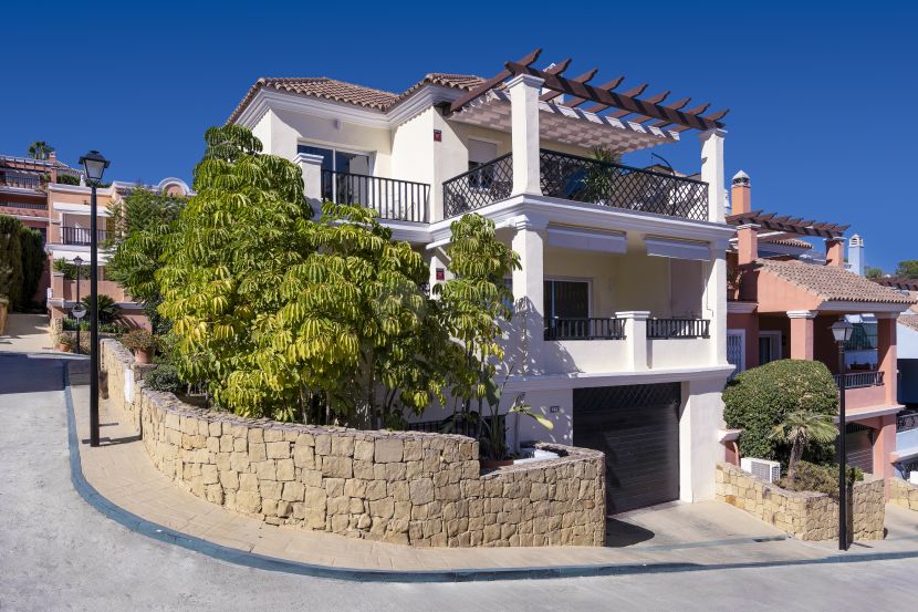 Town House for sale in Brisas del Sur, Nueva Andalucia, Marbella