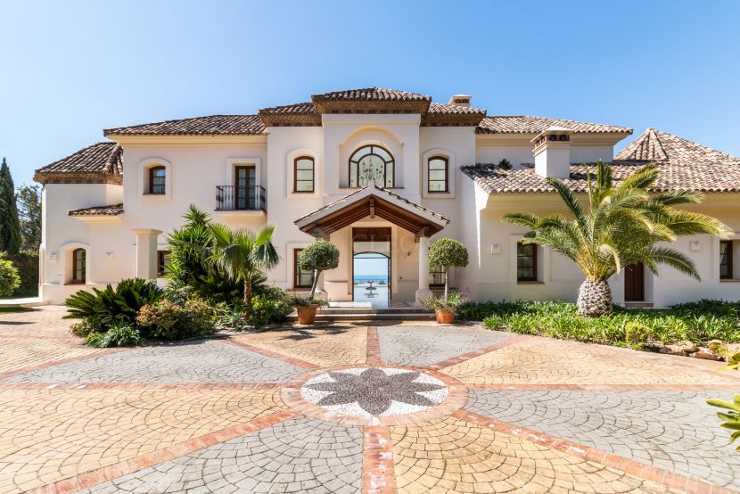 Villa for sale in Los Picos, Marbella Golden Mile, Marbella
