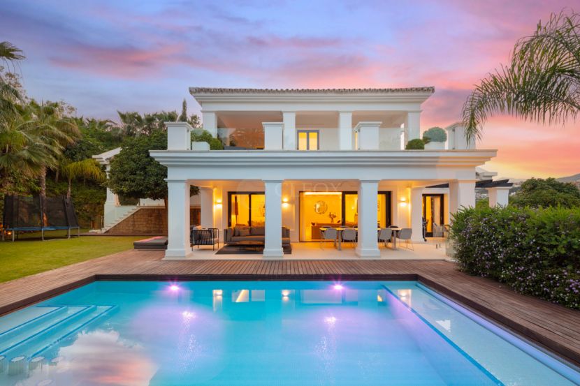 Villa for sale in Los Naranjos, Nueva Andalucia, Marbella