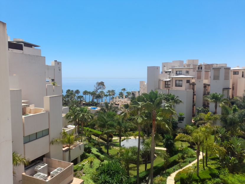 Apartamento en venta en Bahia de la Plata, Estepona