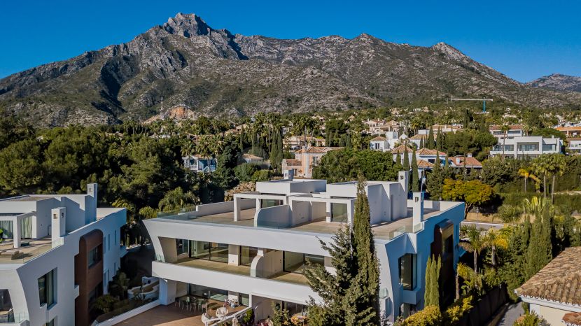 Luxurious duplex penthouse in Sierra Blanca, within the Golden Mile of Marbella.