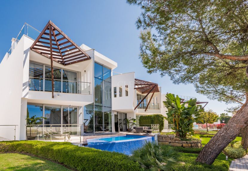 Semi detached villa for sale in Sierra Blanca, Marbella golden mile