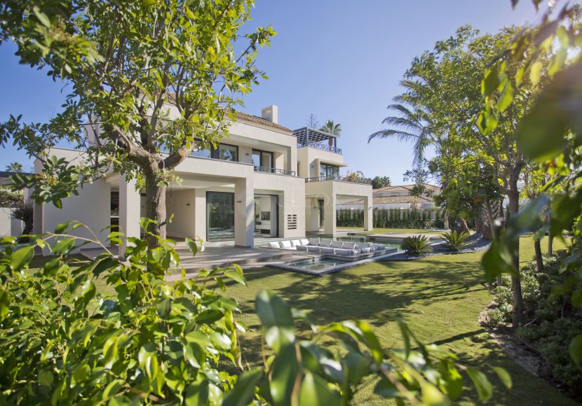 Villa for sale in Casasola, Estepona