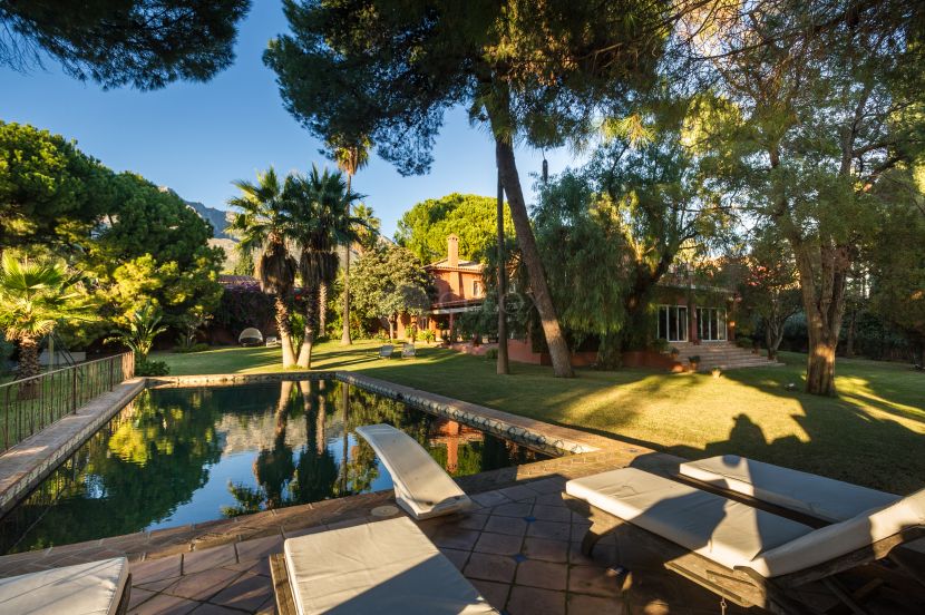 Villa for sale in Nagüeles, Marbella Golden Mile, Marbella