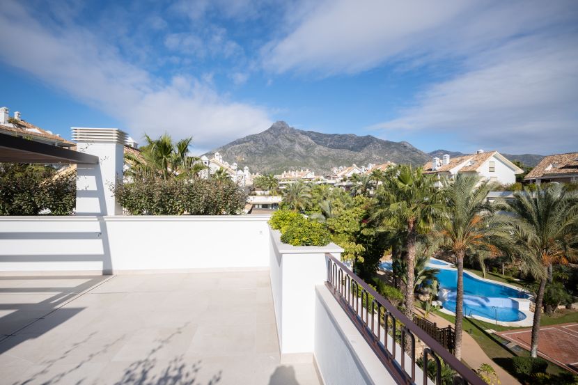 Duplex Penthouse for sale in Lomas del Rey, Marbella Golden Mile, Marbella