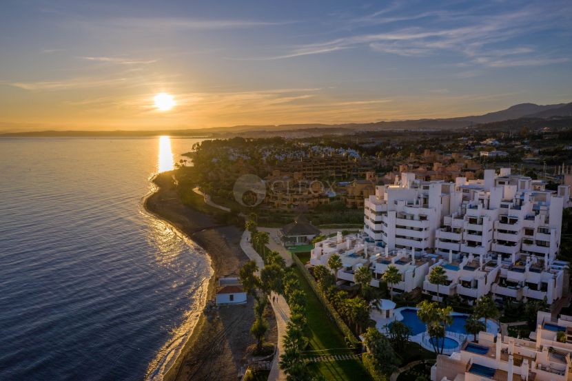Apartment for sale in Bahia de la Plata, Estepona