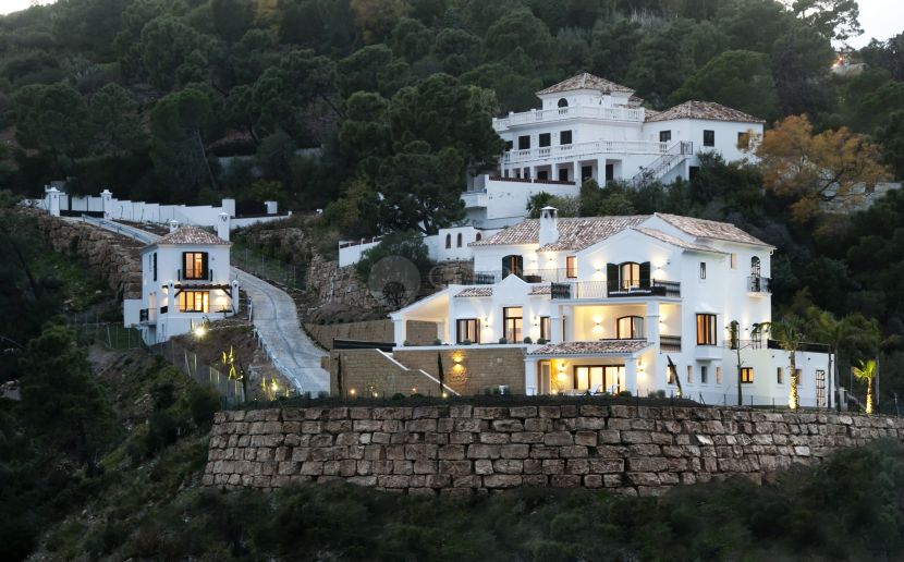 Espectacular villa contemporánea a la venta en el Madroñal, Benahavis