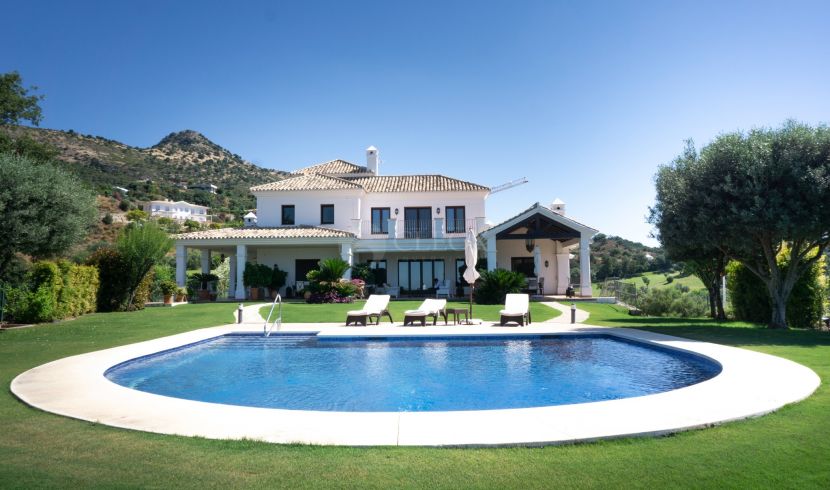 Espectacular Villa Mediterránea en Marbella Club Golf Resort con Vistas Panorámicas