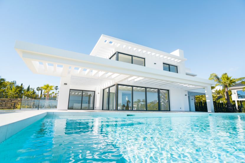 A brand new villa with modern design, for sale in Los Flamingos Golf, Benahavis