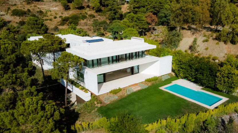 Luxury villa with modern design, for sale in Benahavis, next to La Zagaleta